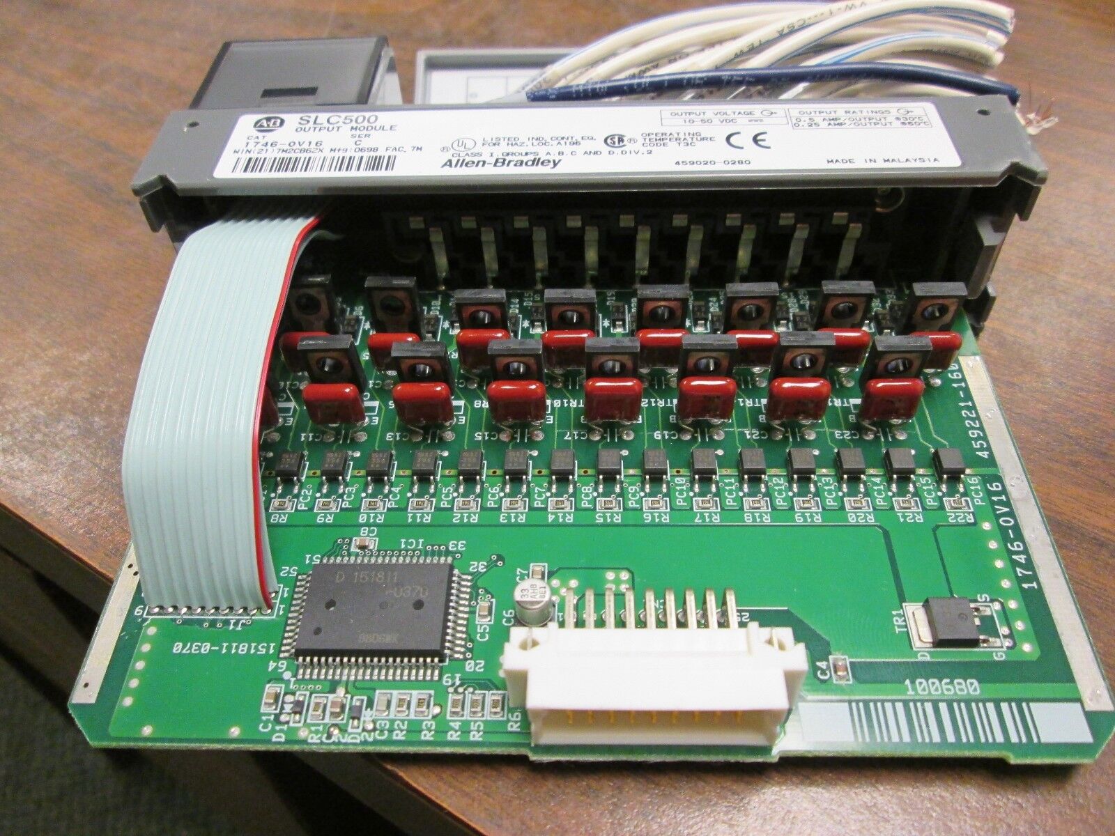 Allen-Bradley SLC500 DC Output Module 1746-0V16 Output: 10-50 VDC