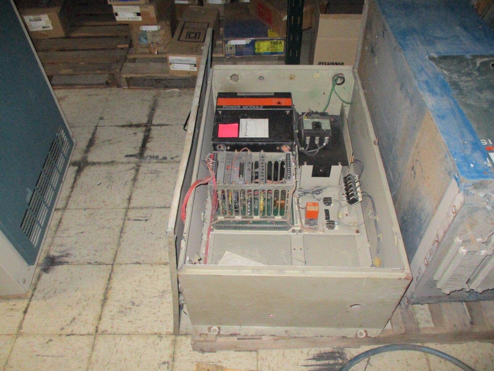 Reliance DC Drive 25C61 25HP *Broken Hinges* Used