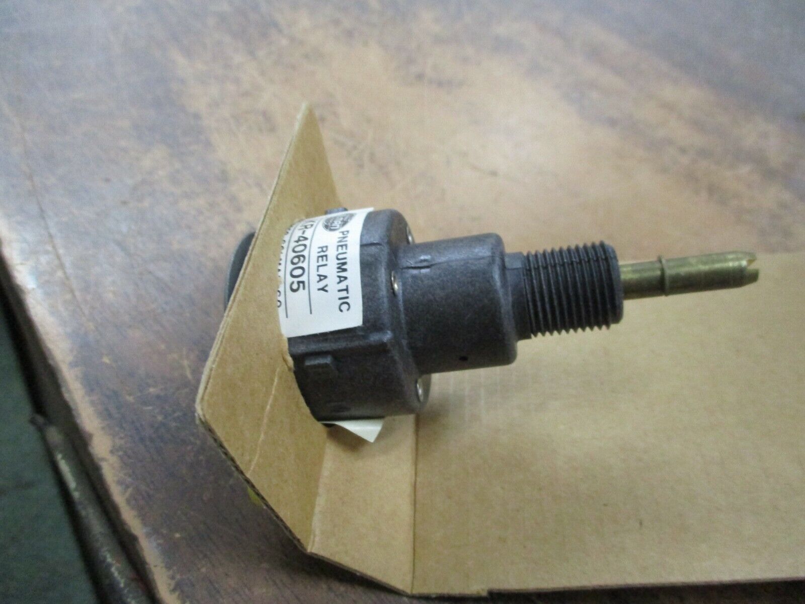 Barber-Colman Controline Pneumatic Relay AKR-40605 New Surplus