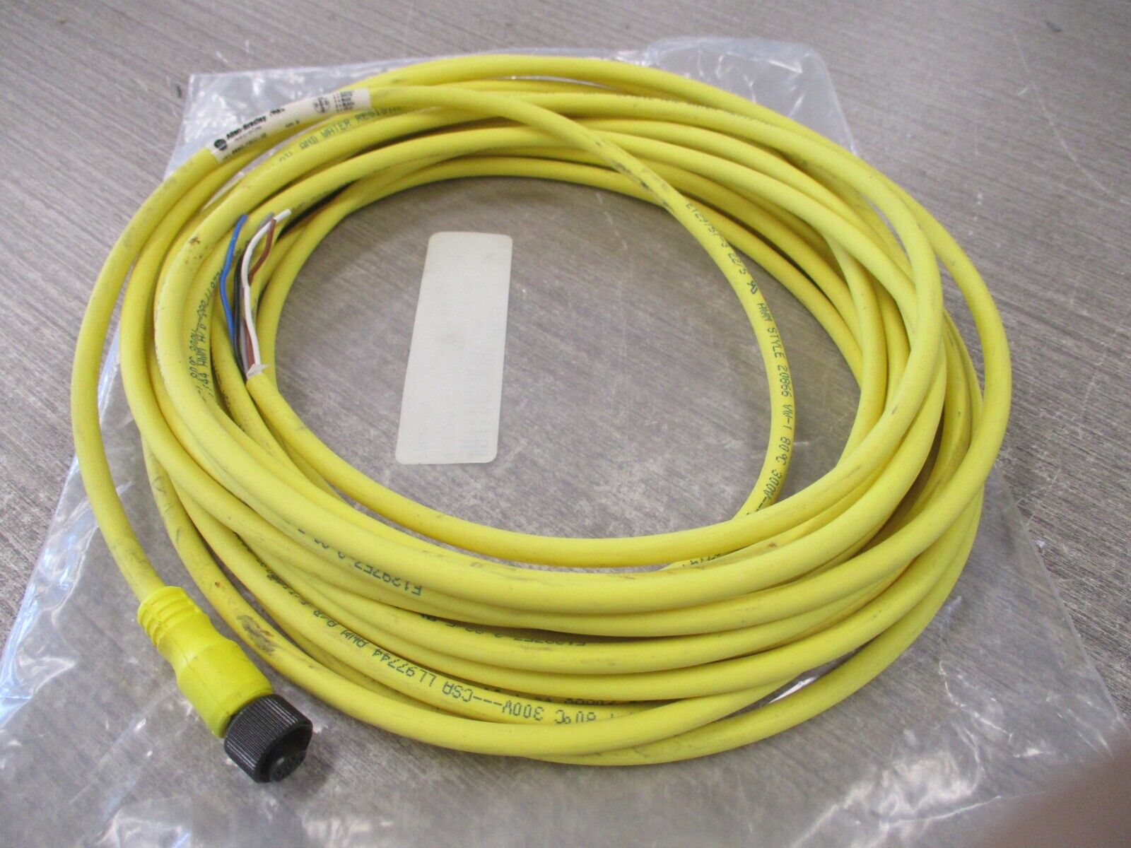 Allen-Bradley Cordset 889D-F5UC-10 Ser. B 250V 4A Used