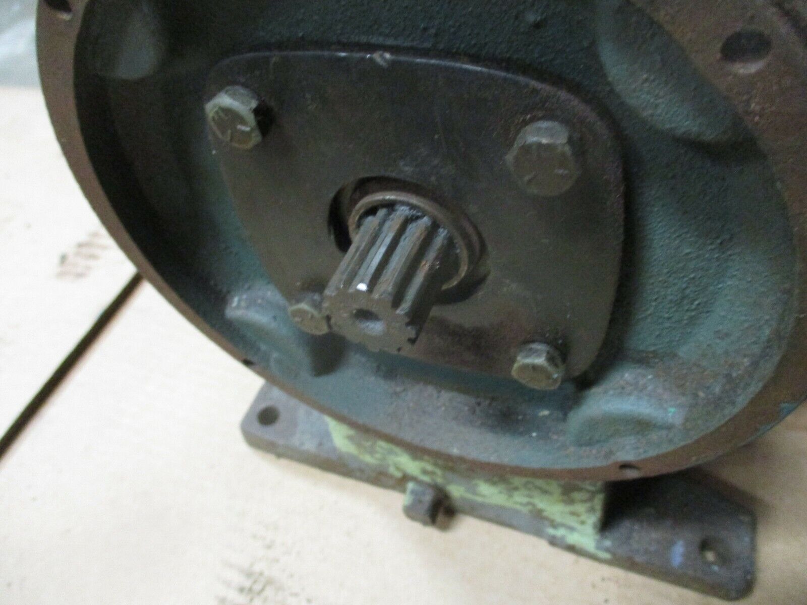 Reliance Gear Reducer P56WG21A Ratio: 70 1/2HP In 25RPM Out Used