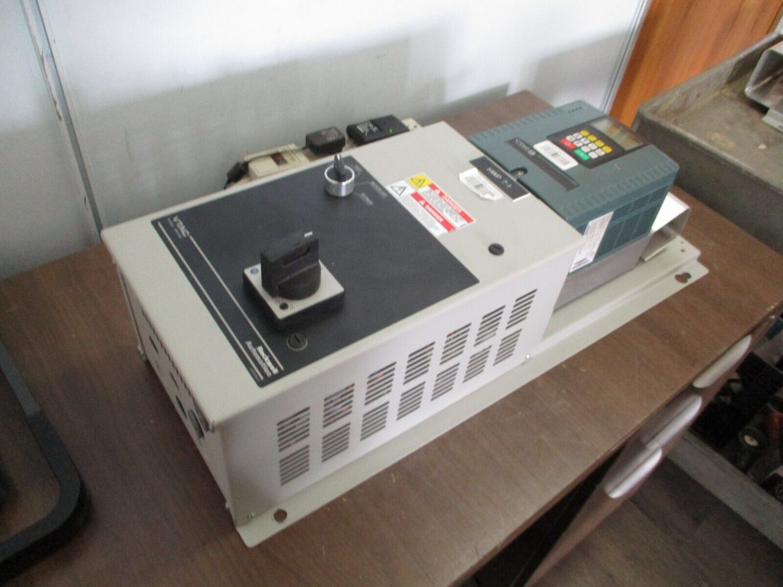 Rockwell Automation VTAC 9 AC Drive w/ Bypass 9VT401-008HTNN 5HP 3Ph w/ Keypad