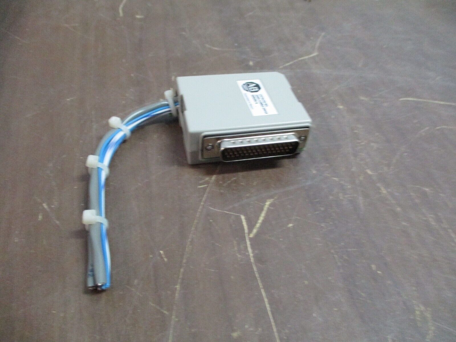 Allen-Bradley Breakout Board 2090-U3BB2-DM44 Ser. A Used
