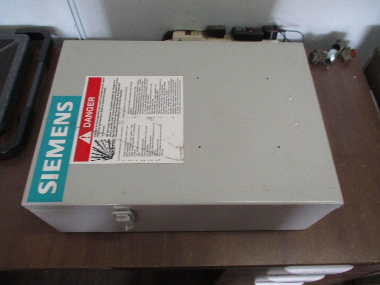 Siemens Accu/Stat MJ-X Voltage Regulator Control Panel S-62449 w/ Enclosure Used