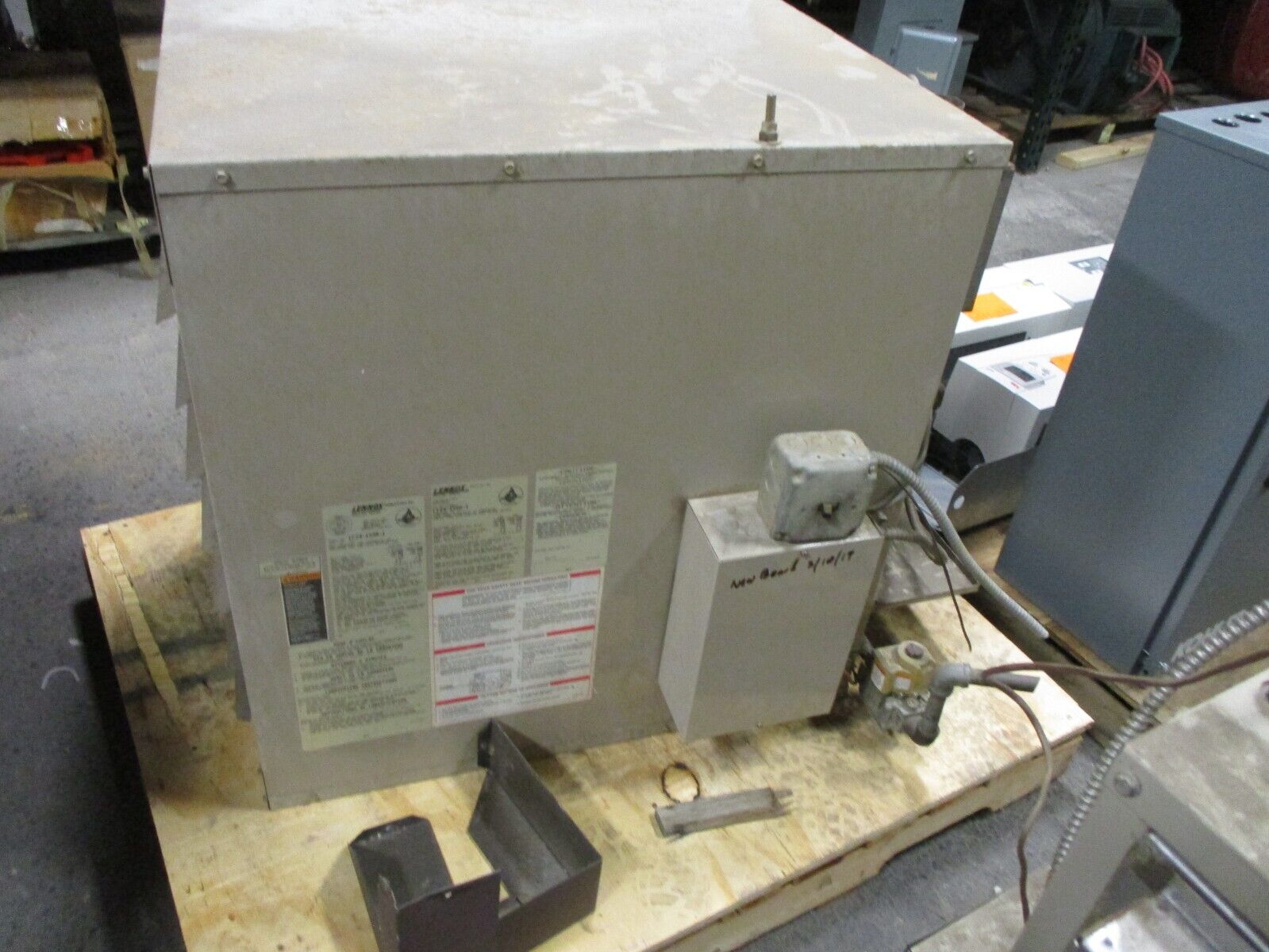 Lennox Natural Gas Heater LF24-150R-1 150,000 BTU Input, 120,750 BTU Output 120V