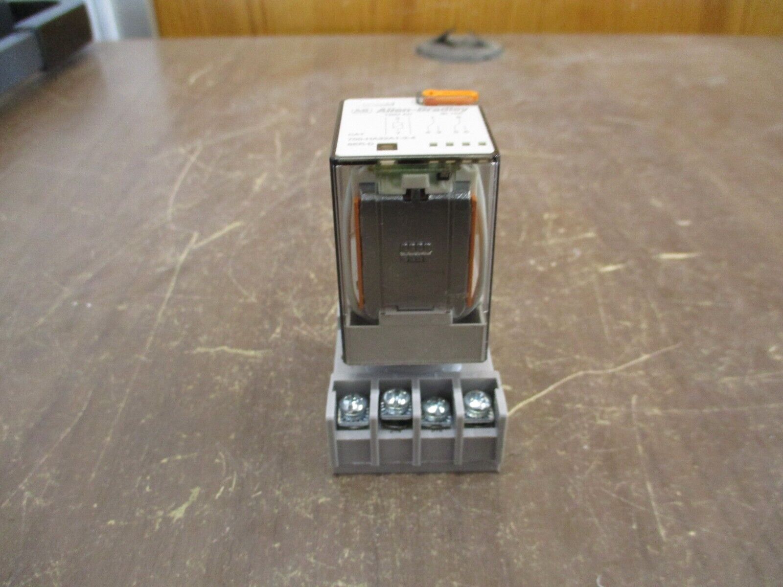 Allen-Bradley Relay 700-HA32A1-3-4 Ser. D 120V Coil w/ Base Used