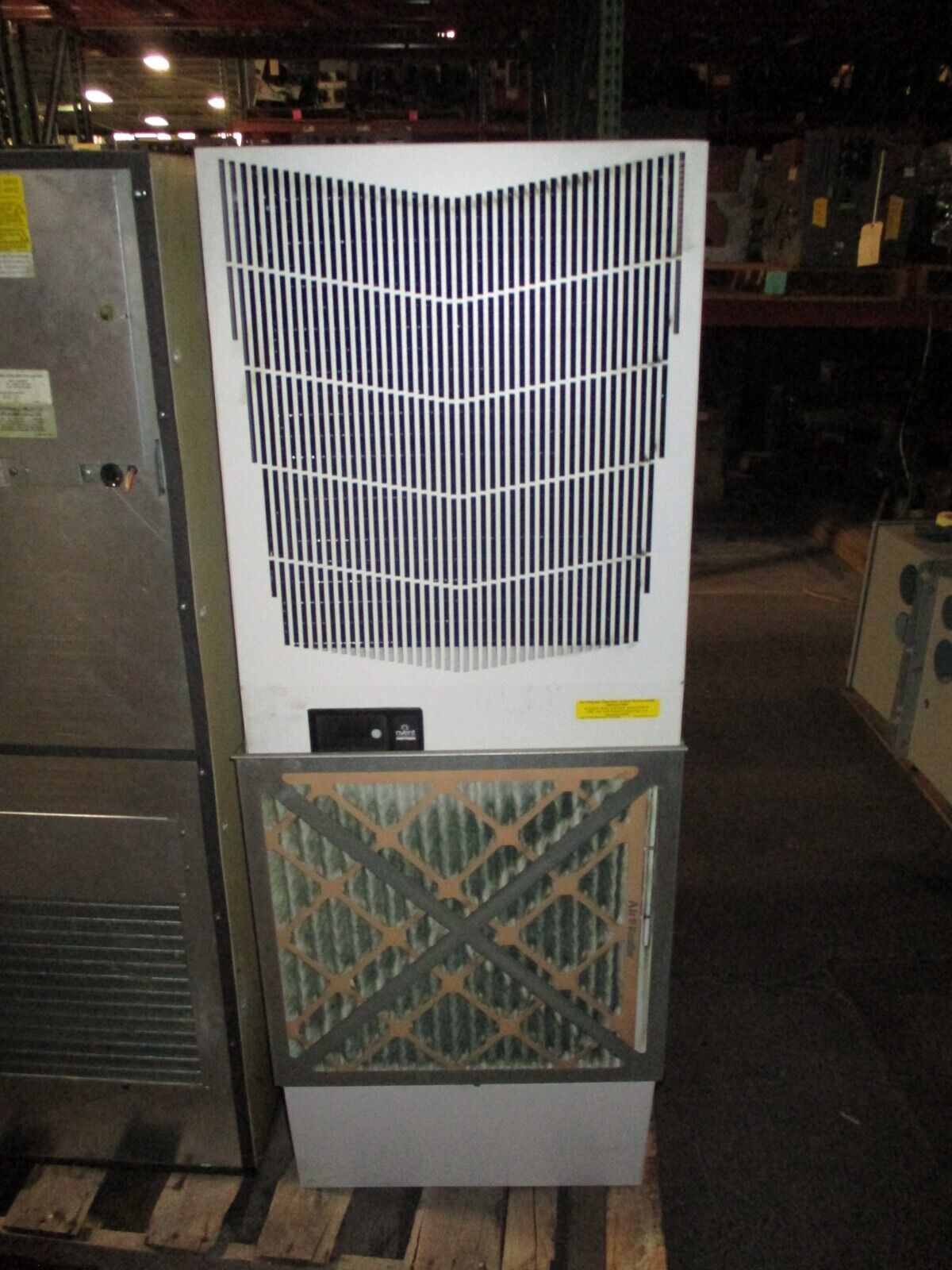 nVent Electronic Enclosure Air Conditioner G572046G050 400/460V 50/60Hz 3Ph Used
