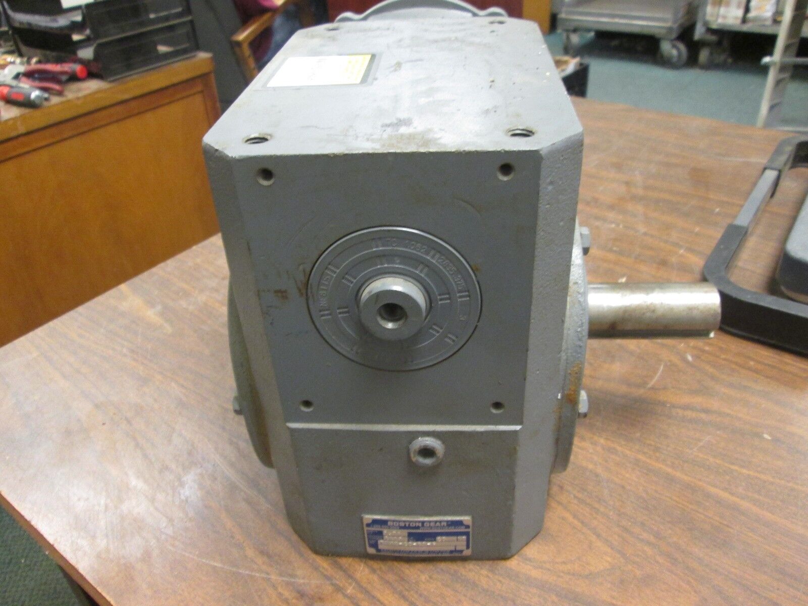 Boston Gear Reducer F732-20-B7-G Ratio 20:1 3.71 HP In 2413 In LB Torque Out