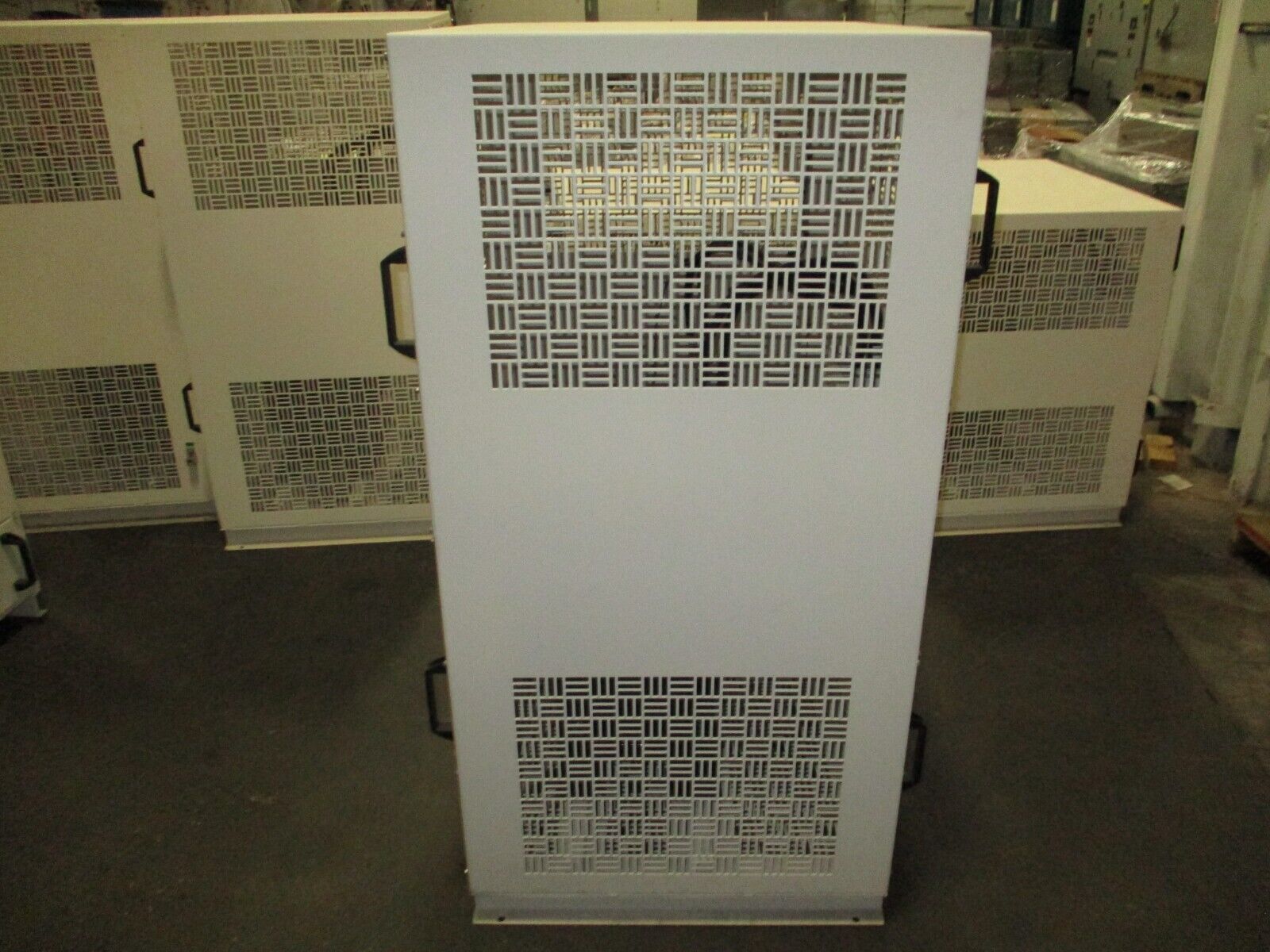 Spang Transformer w/ Breaker Disconnect L19139 52kVA 1Ph Pri: 480V Sec: 111/222V