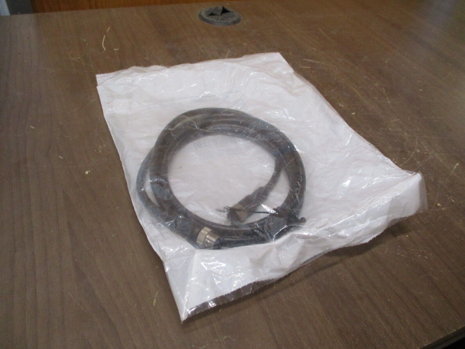 Allen-Bradley QD Cordset 889D-F8ABDM-2 Ser. B DC Micro Straight 2 Meter