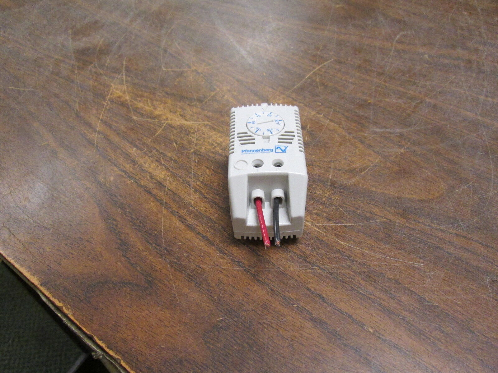 Pfannenberg Thermostat FLZ530 F193242 10A 240VAC Range: 30-140°F Used