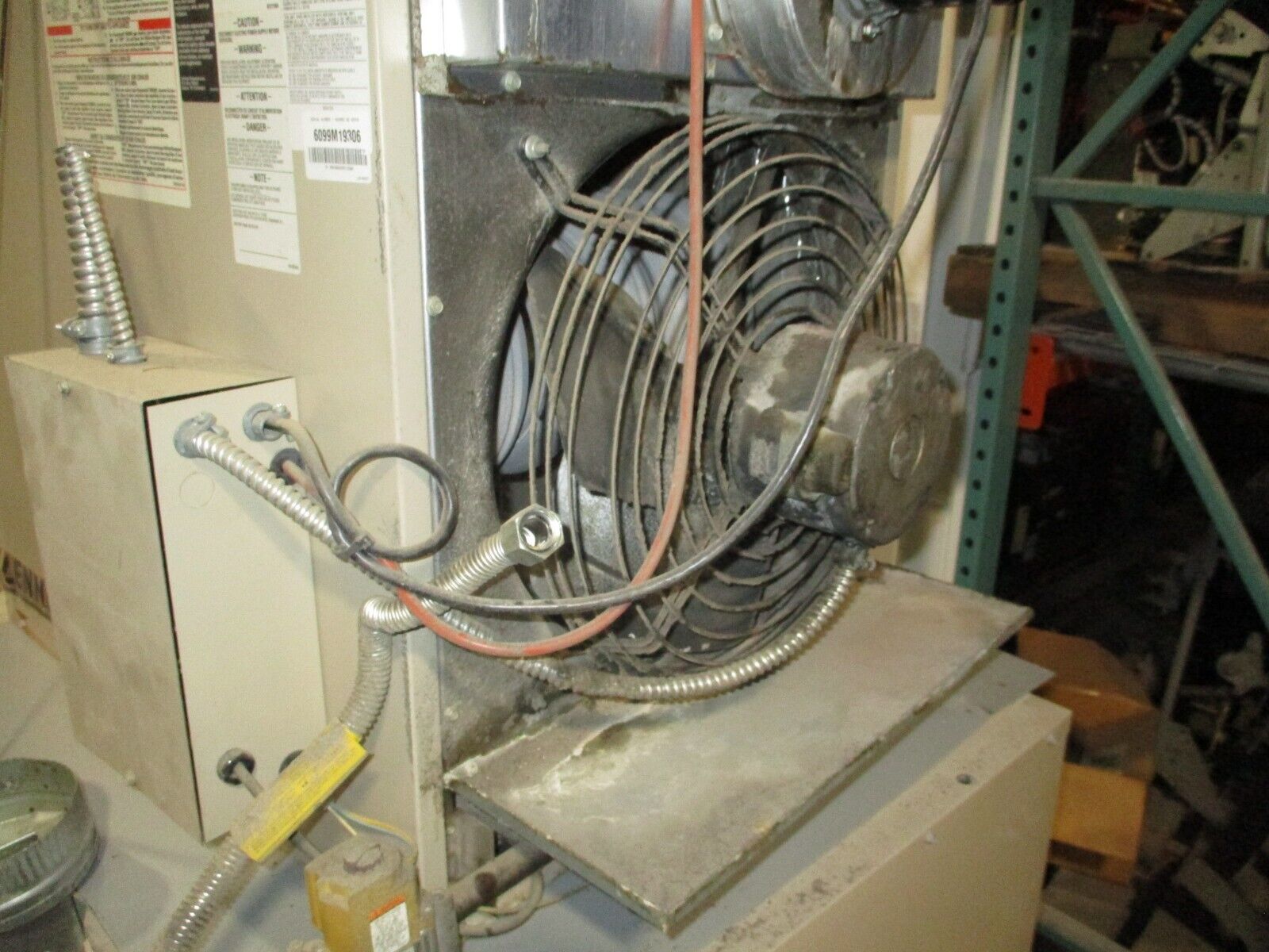 Lennox Natural Gas Heater LF24-200A-4 Input: 195,000 BTU Output: 156,000 BTU
