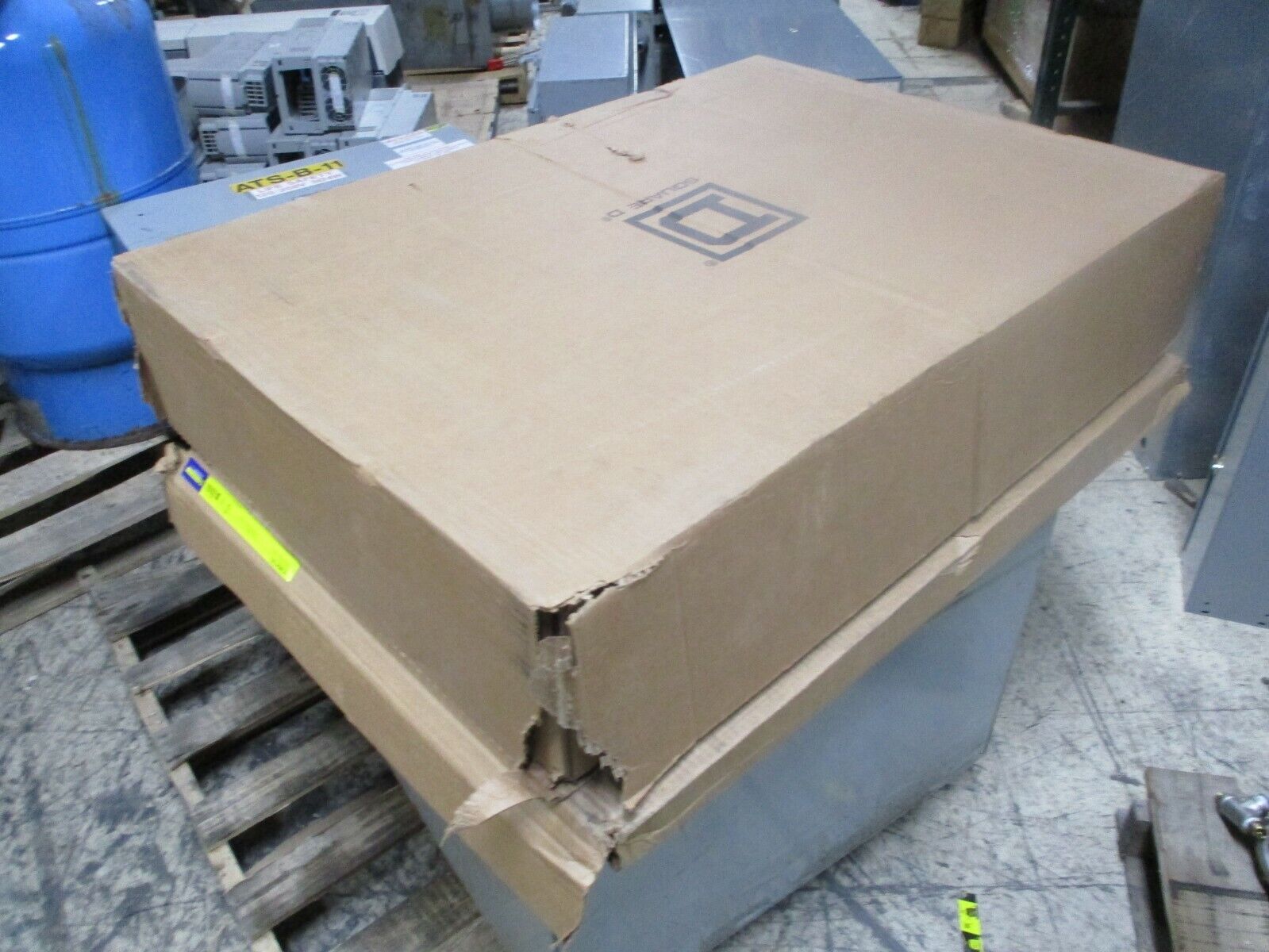 Square D I-Line Panelboard Interior w/ Trim Kit 44416624600010001 480Y/277V 250A
