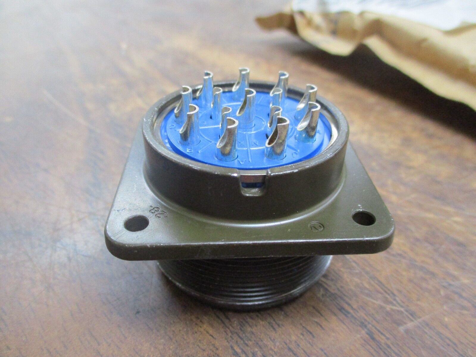 Amphenol 97 Series Cicular Connector 97-3102A-28-20S New Surplus