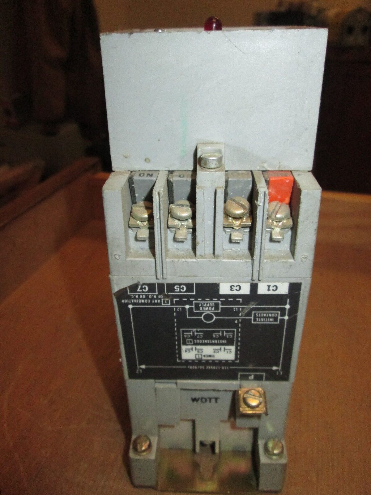 Allen-Bradley  Solid State Timer  700-RT00N000A1  Range 2-120 Sec  Used