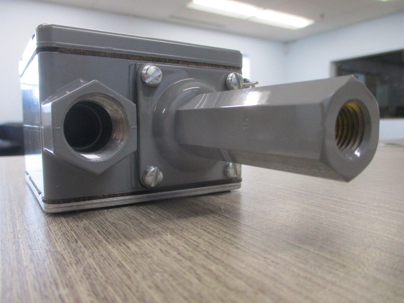 Allen-Bradley Pressure Control 836T-T256J Ser. A Adj. : 60-650 PSI New Surplus