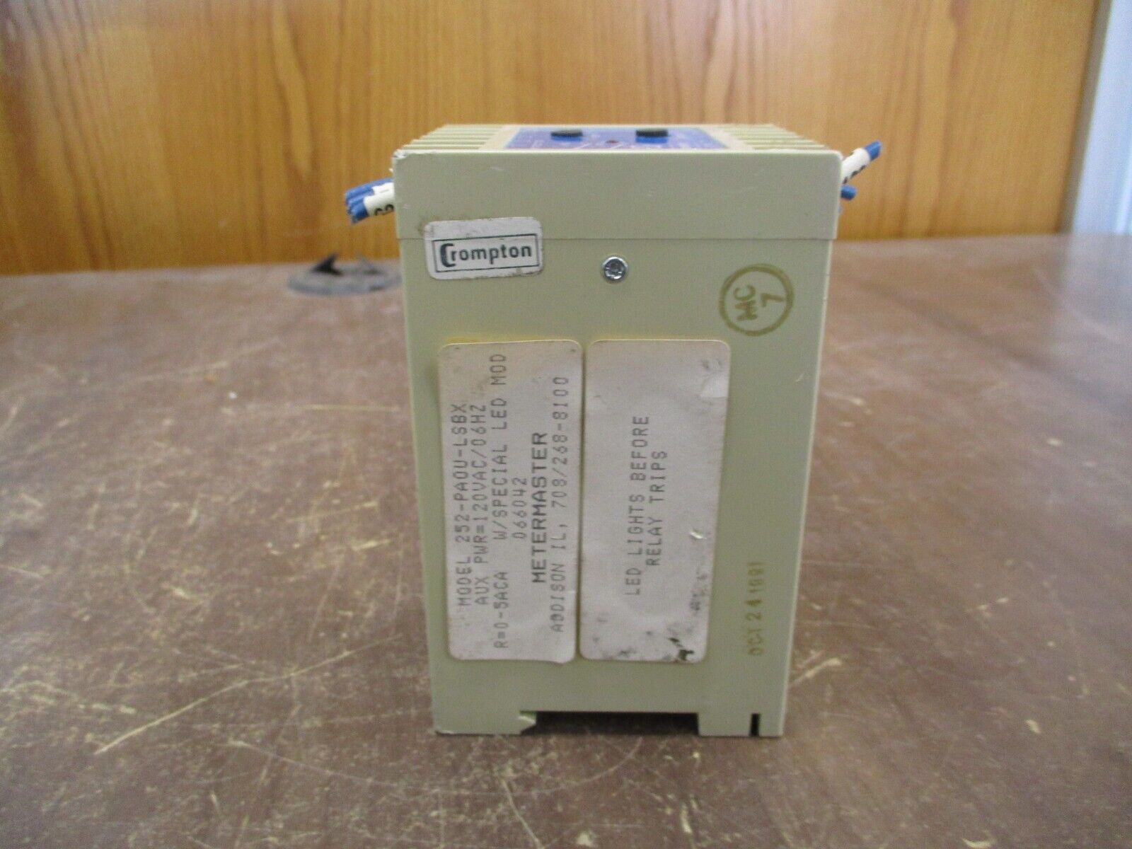 Crompton Protector Relay 252-PAOU-LSBX Aux: 120V 60Hz Used