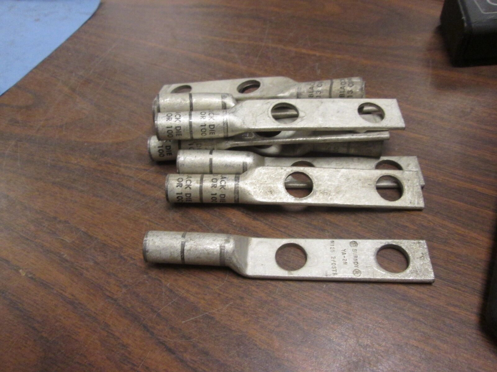 Burndy Crimp Lug YA-2N N125 2/0STR *Lot of 10* New Surplus
