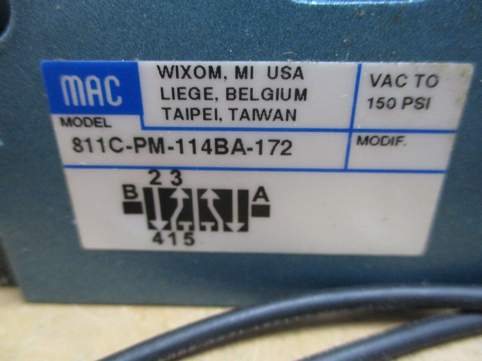 MAC Solenoid Valve 811C-PM-114BA-172 150PSI Used