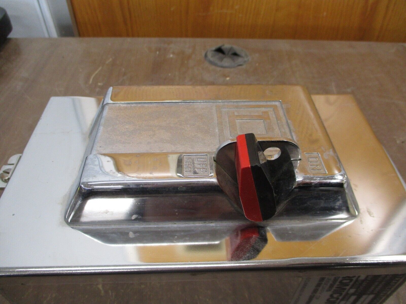 Square D Size M-1 Enclosed Starter 2510 MCW 13 Ser. B Used