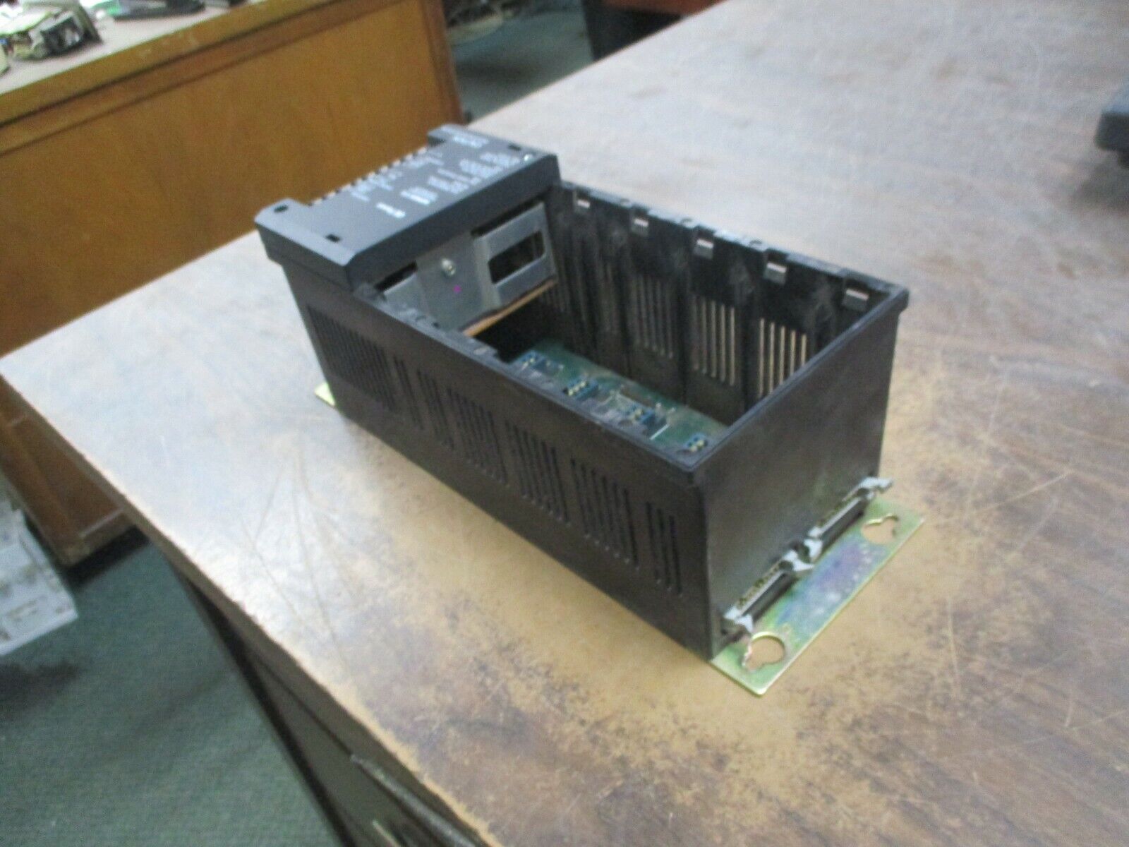 GE Fanuc SeriesOne PLC Rack w/ Power Supply IC610CHS11A 5-Slot Used