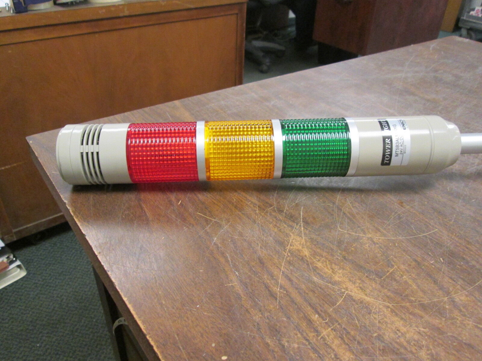 Menics Tower Light MT5B3ALM-RYG Red-Amber-Green 24V Used
