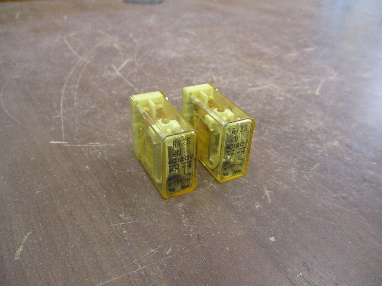 IDEC Relay RY2S-U 120V Coil *Lot of 2* Used