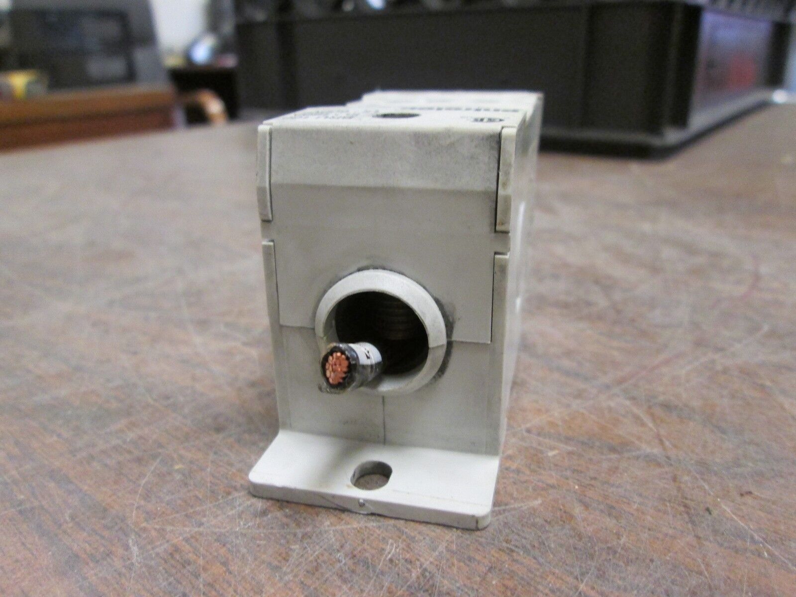 Entrelec Power Distribution Block BRU 160 160A 600V 1P Used