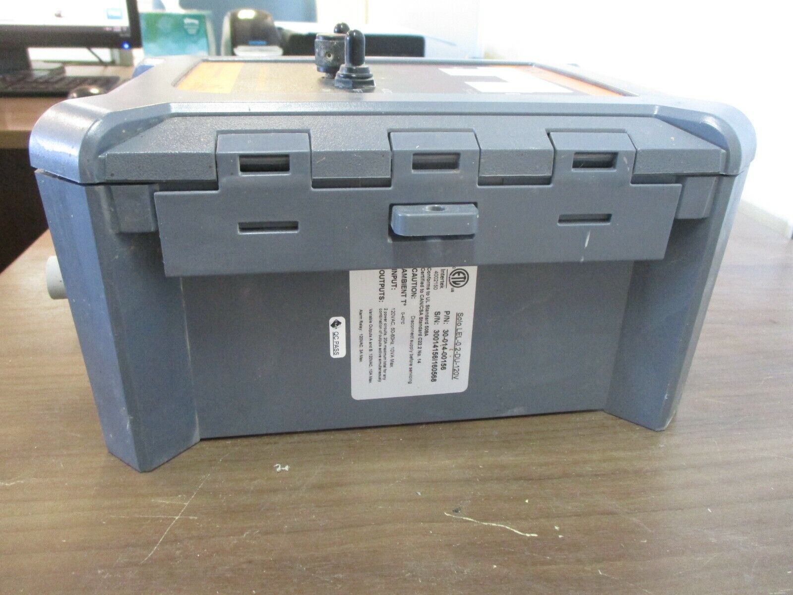 Once Solo LEL-0.2-DU-120V AgriShift Lighting Controller 30-014-00156 Used