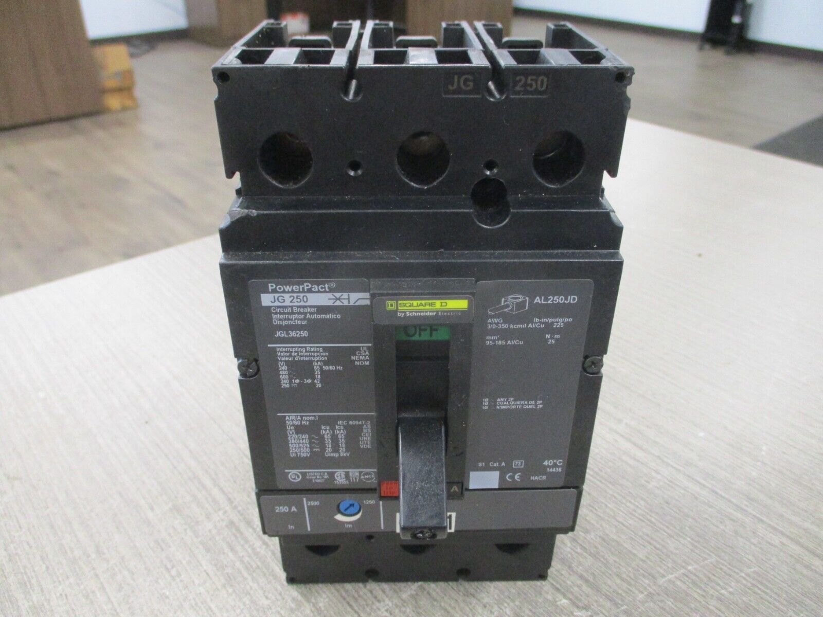 Square D PowerPact JG250 Circuit Breaker JGL36250 250A 600V 3P Used