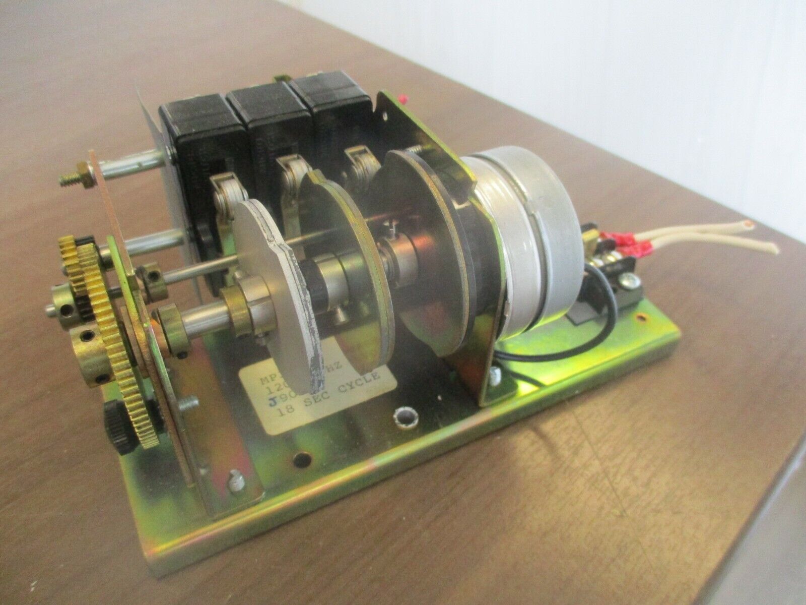 Danaher Controls Repeat Cycle Cam Timer MP3A604 Cycle: 18 sec Used