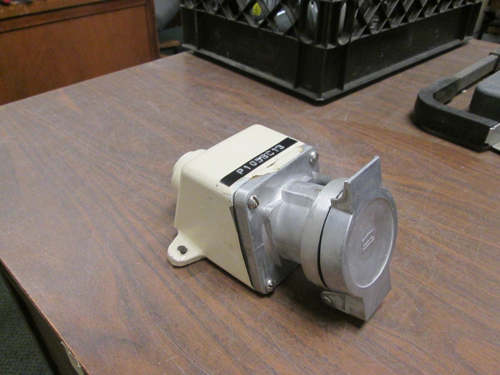 Crouse-Hinds Receptacle w/ Base AR331 30A 600V 3W 3P Used
