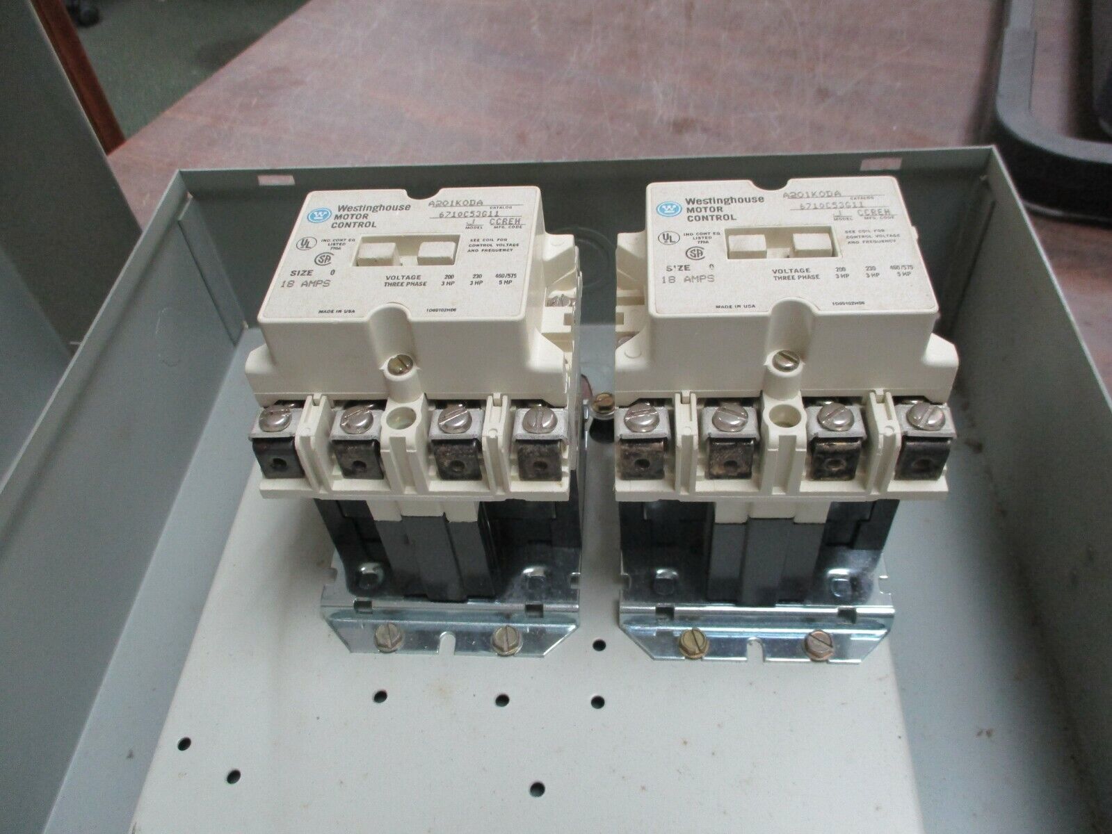 Westinghouse Enclosed Size 0 Reversing Contactor A201S0DA-U 120V Coil 18A 600V