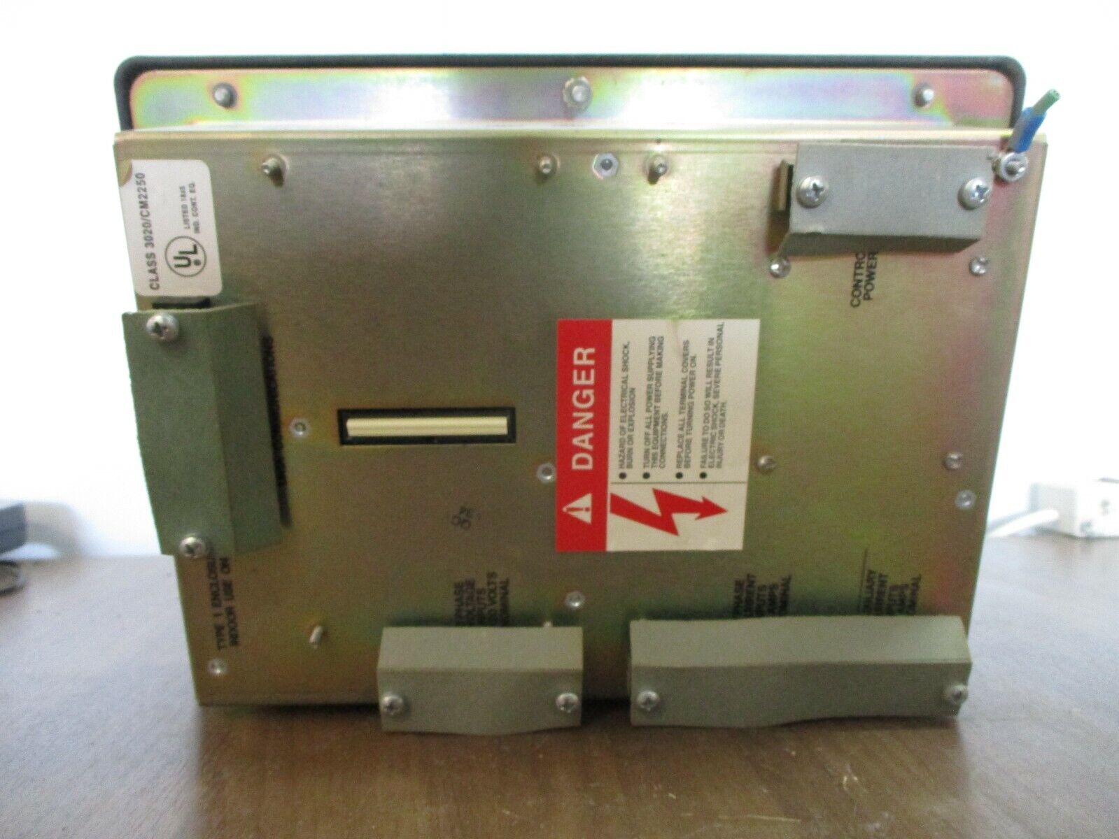 Square D Power Logic Circuit Monitor 3020 CM - 2250 100-264 VAC 50/60Hz Used
