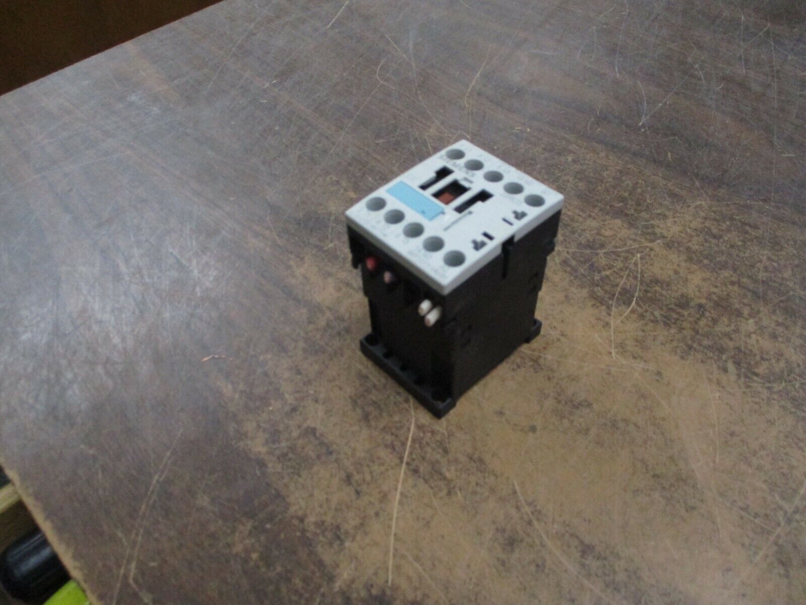 Siemens Sirius Contactor 3RT1017-1AK61 120V Coil 20A 600V Used