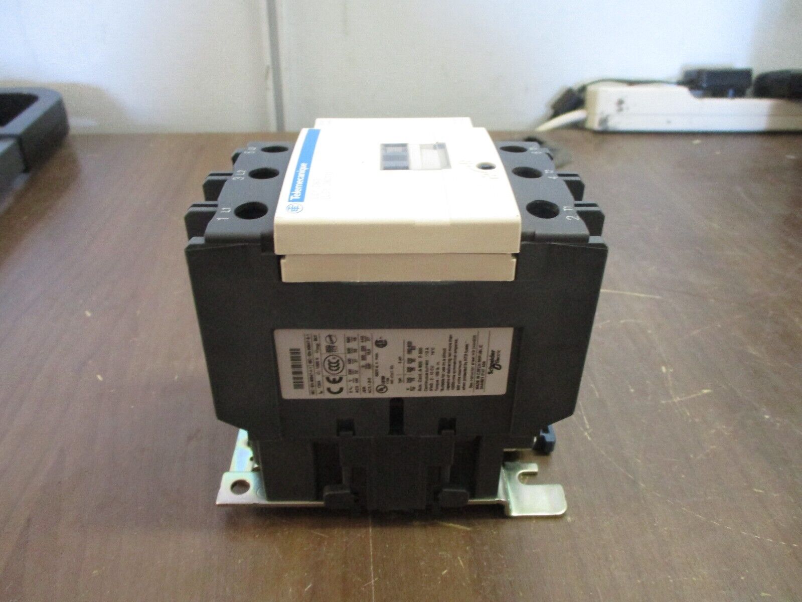 Telemecanique Contactor LC1 D8011 120V Coil 110A 600V Used