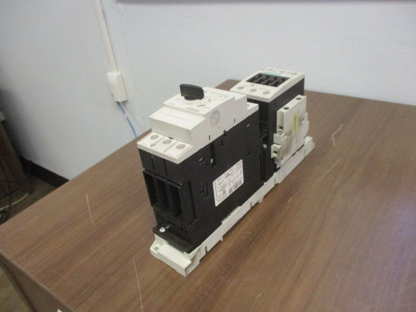 Siemens Sirius Starter 3RT1035-1A..0/3RV1031-4FA10 24V Coil Trip: 28-40A Used