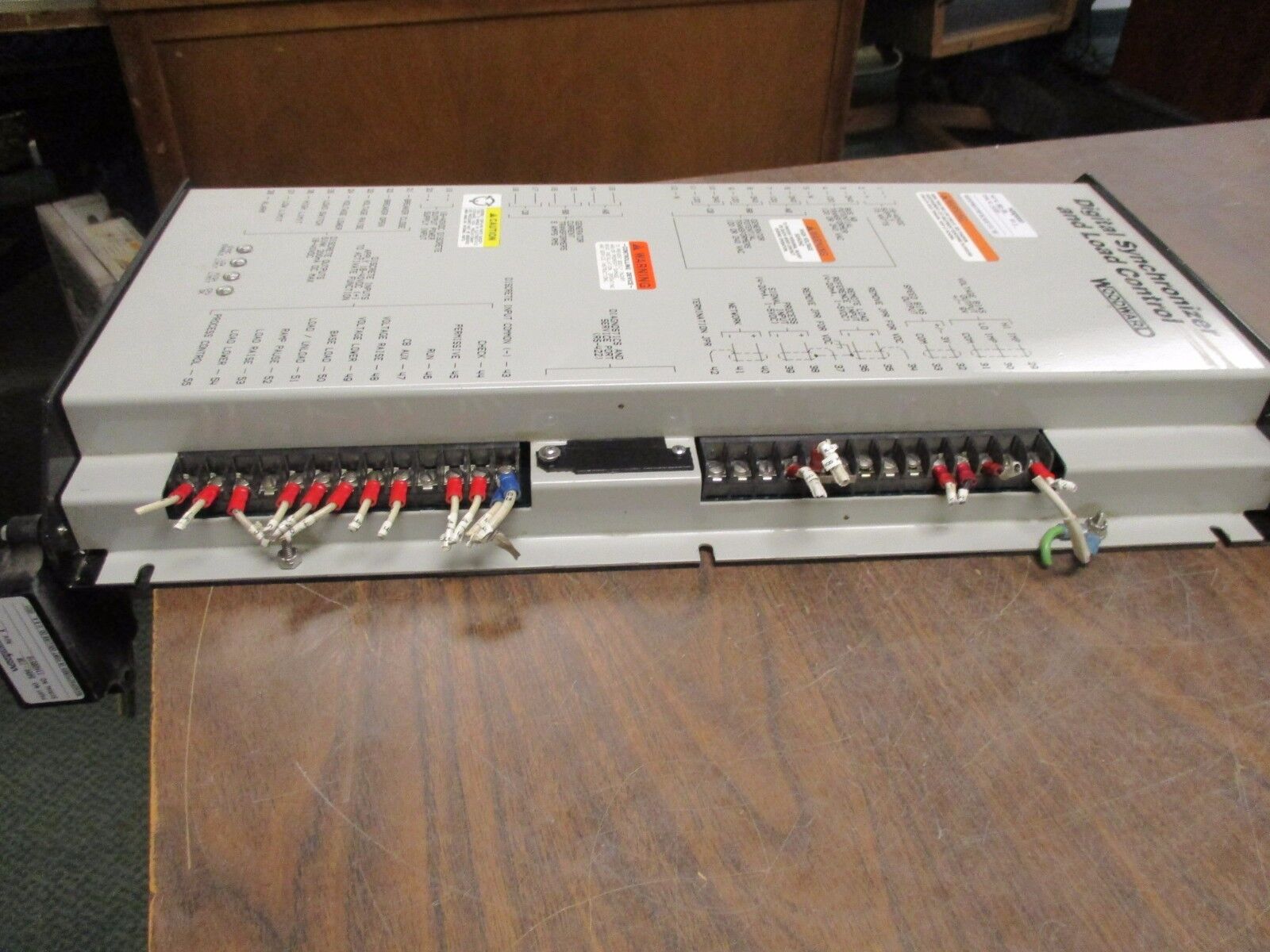 Woodward Digital Synchronizer & Load Control 9905-895 Rev. H 18-40VDC Used