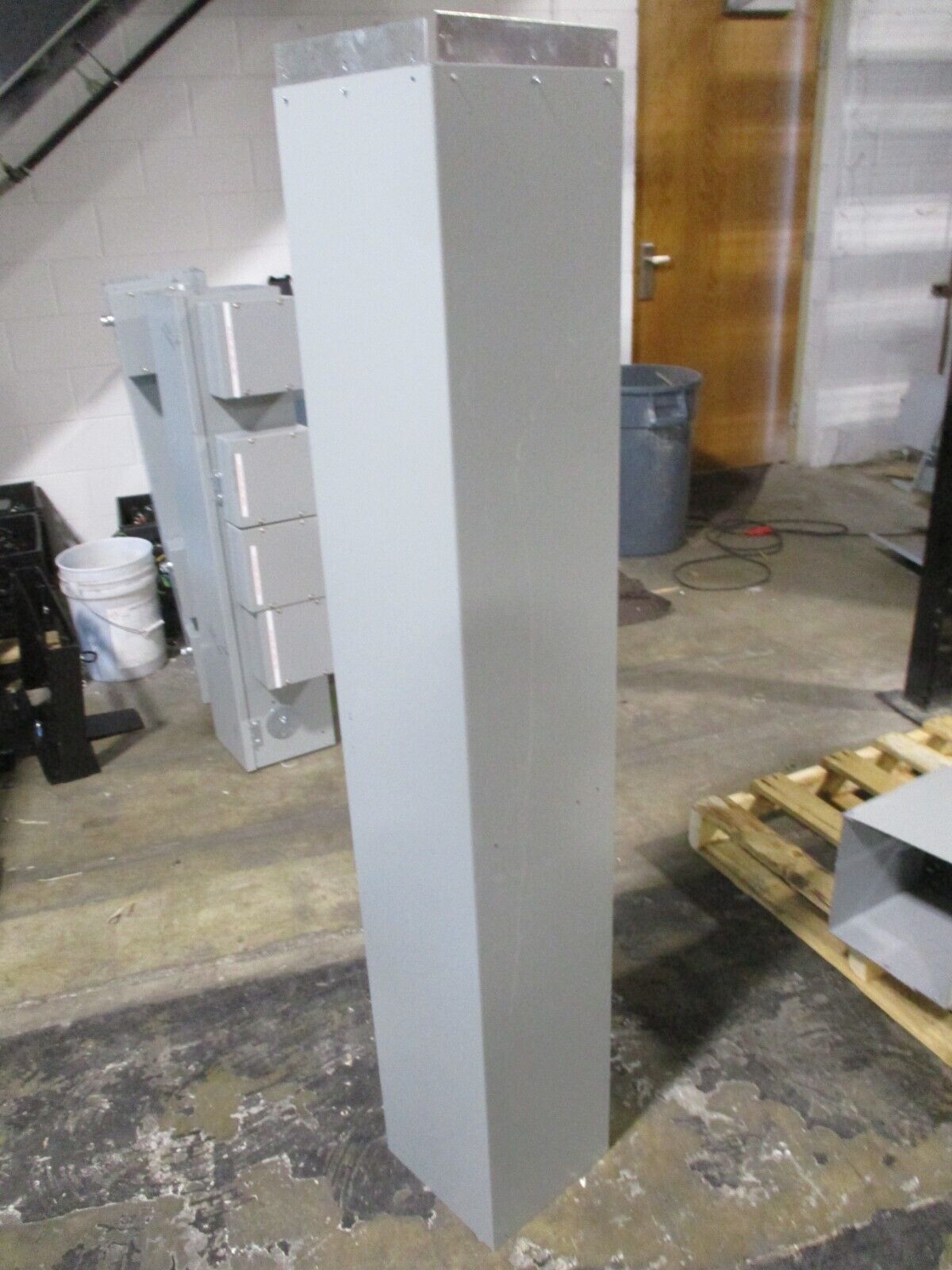 AMP Wireway Size: 10" x 10" Length: 60" *No Cover Screws* Used