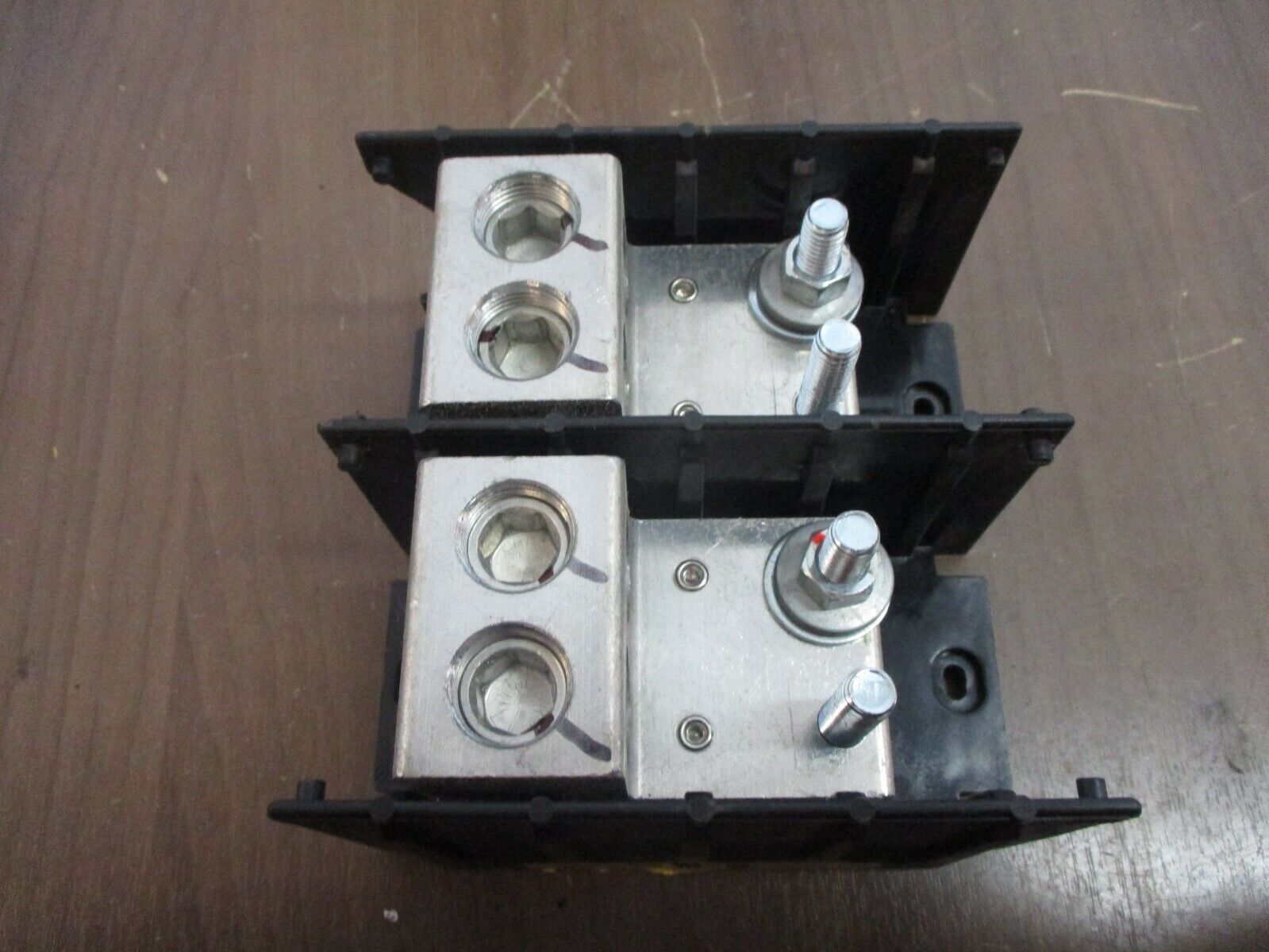 Bussmann Power Distribution Block 16582-2 Line(2) 500MCM Load(2) 3/8" Stud 2P