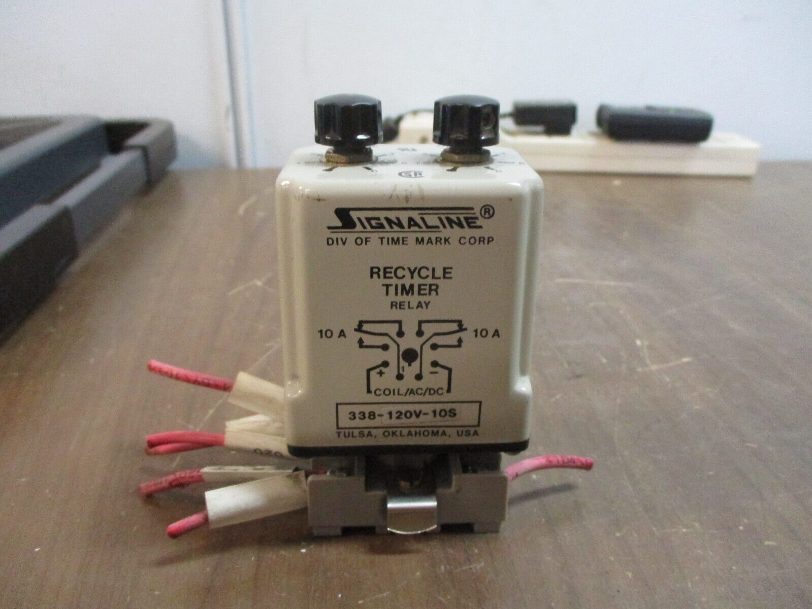 Time Mark Signaline Recycle Timer Relay 338-120V-10S w/ Base Used