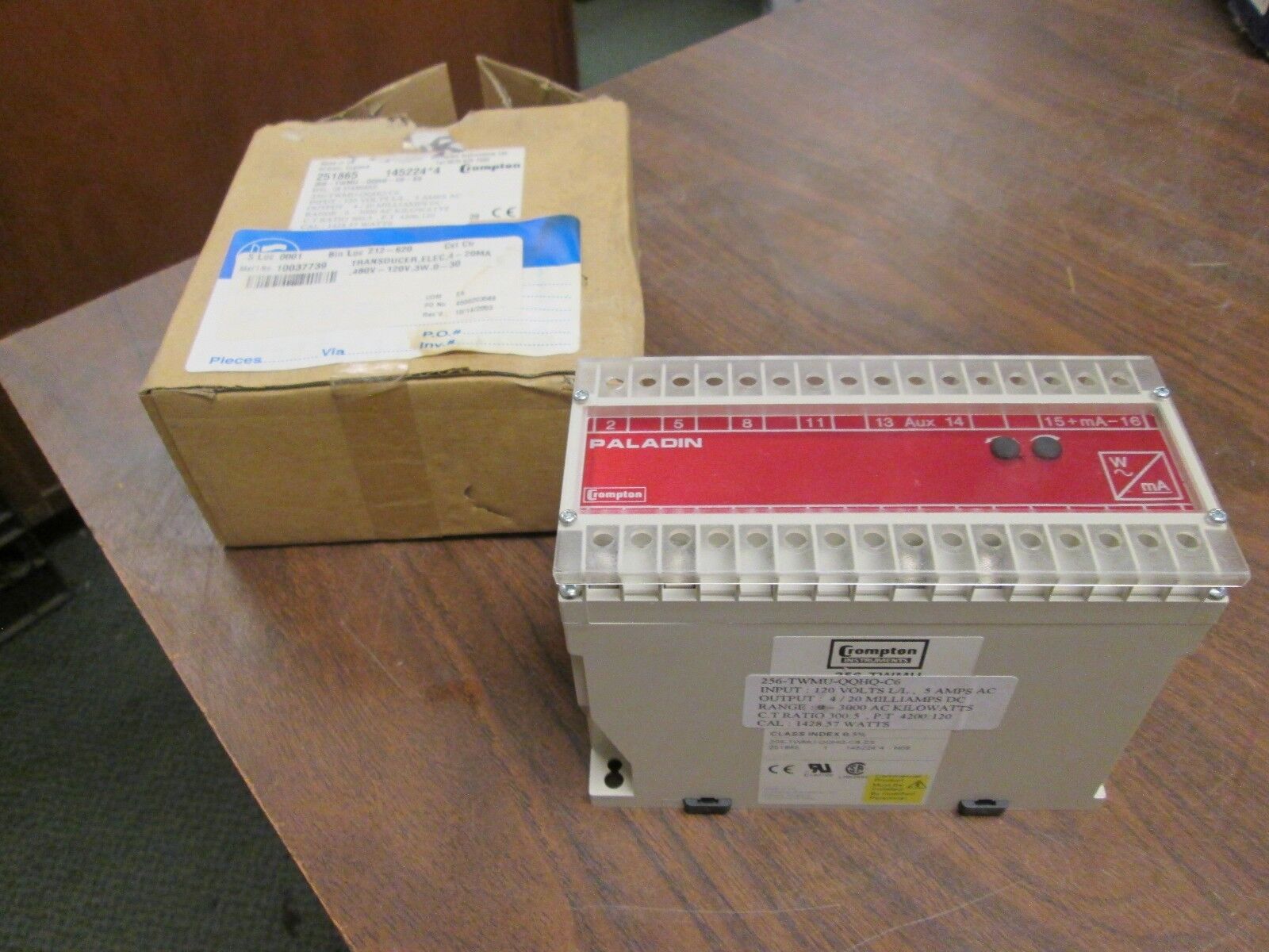 Crompton Paladin Transducer 256-TWMU-QQHQ-C6 Input: 120V 5A Output: 4/20mA DC