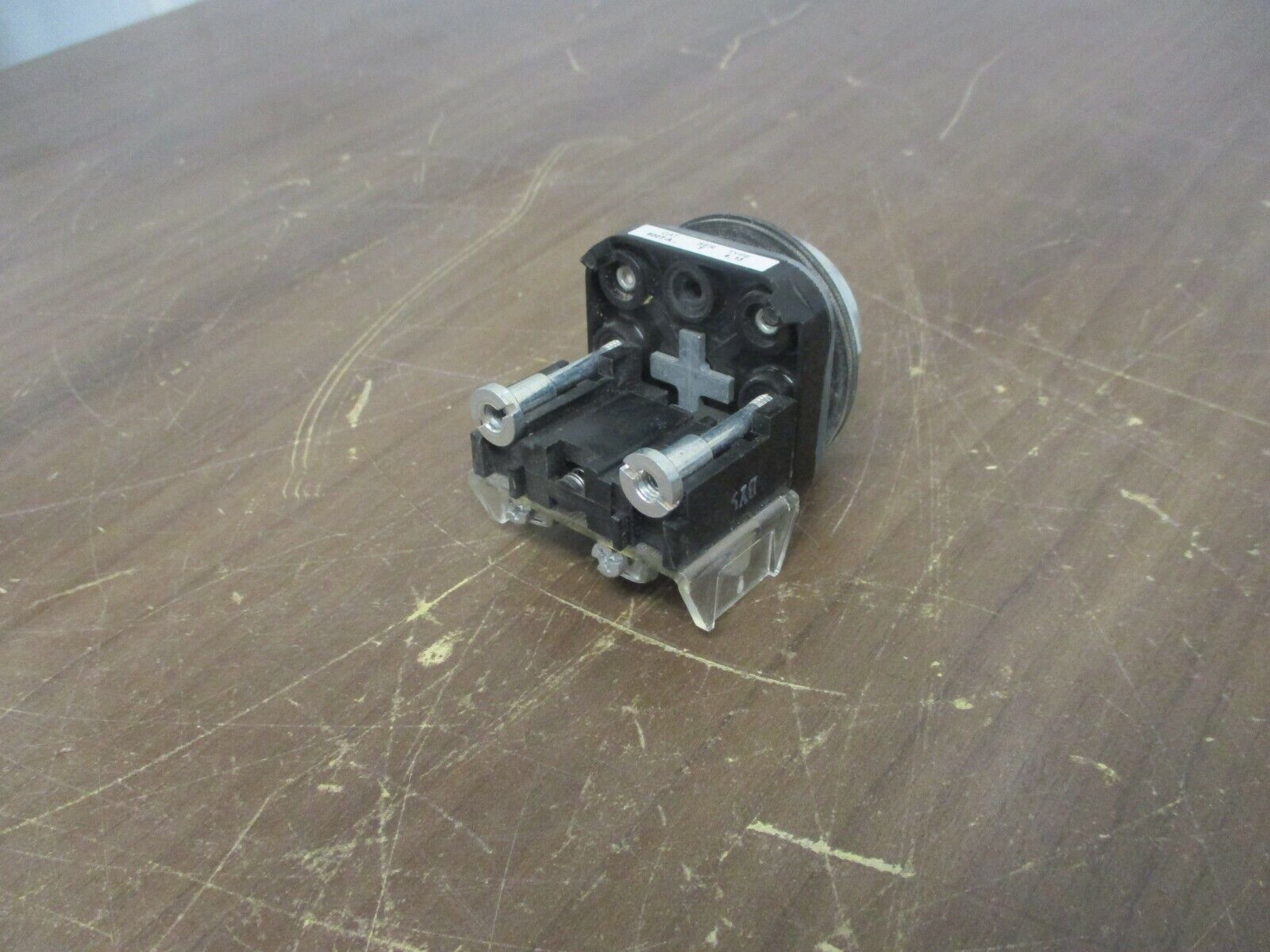 Allen-Bradley Flush Head Push Button 800T-A… Ser. T Type 4, 13 Black Used