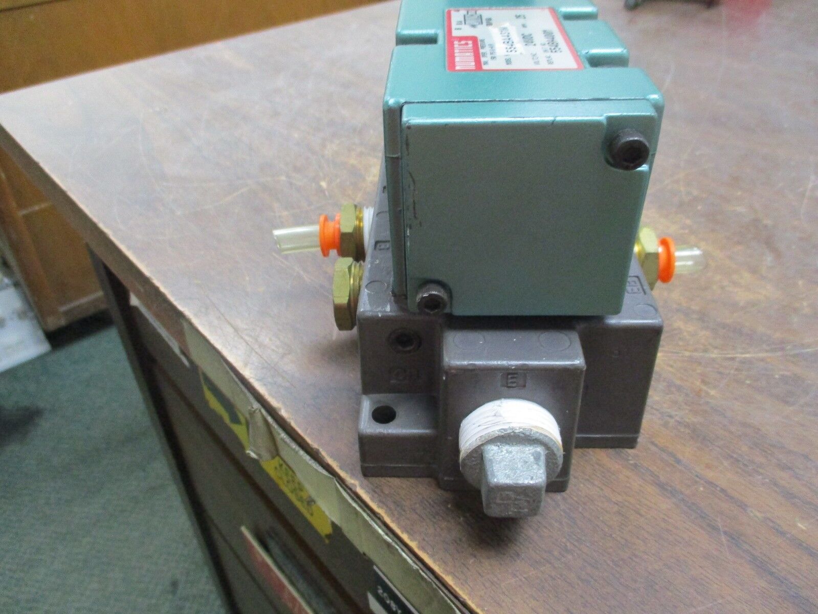 Numatics Solenoid Valve 554BA431M 24VDC 0.25A Used
