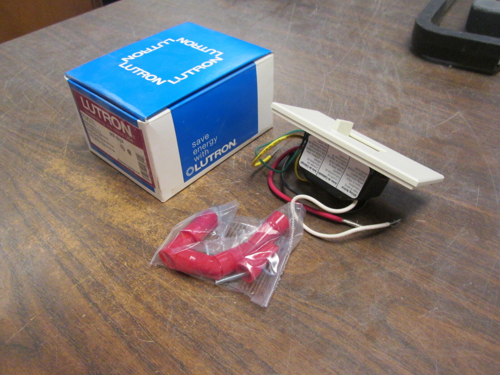 Lutron Nova T Single-Pole Slide Dimmer NFT-10-LA 120V 60Hz 16A New Surplus