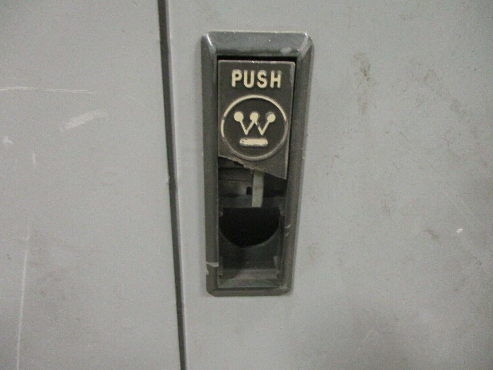 Westinghouse Main Breaker Circuit Breaker Panel 5158C03G04 225A Max 208Y/120 3Ph