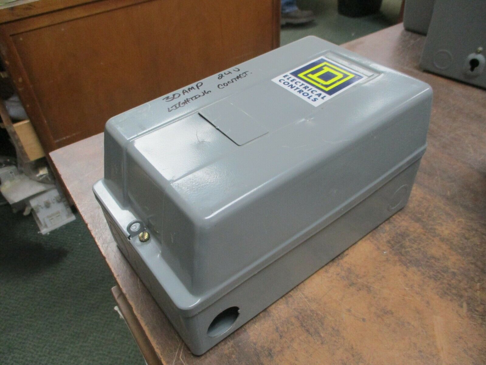 Square D Enclosed Lighting Contactor 8903 SMG-13 24V Coil 30A 600V Used