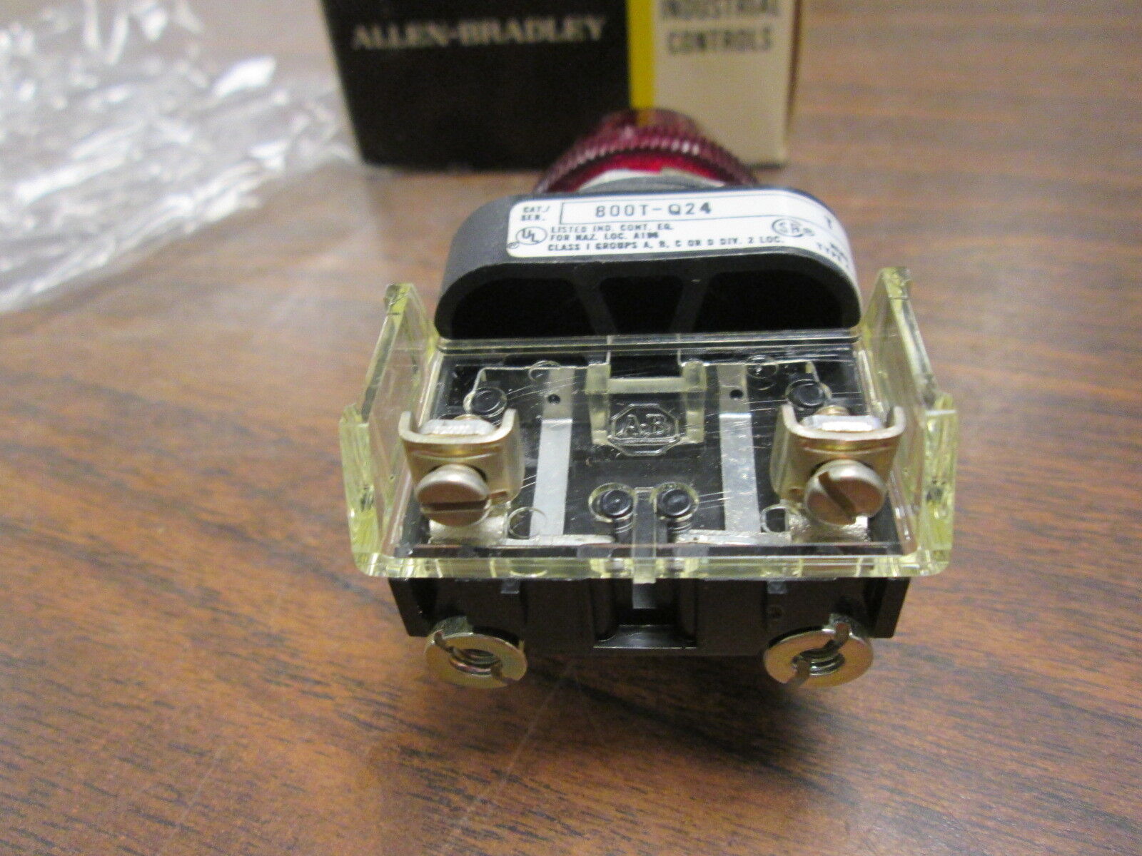 Allen-Bradley Pilot Light 800T-Q24R 24V Type 4,13 Red Cap New Surplus