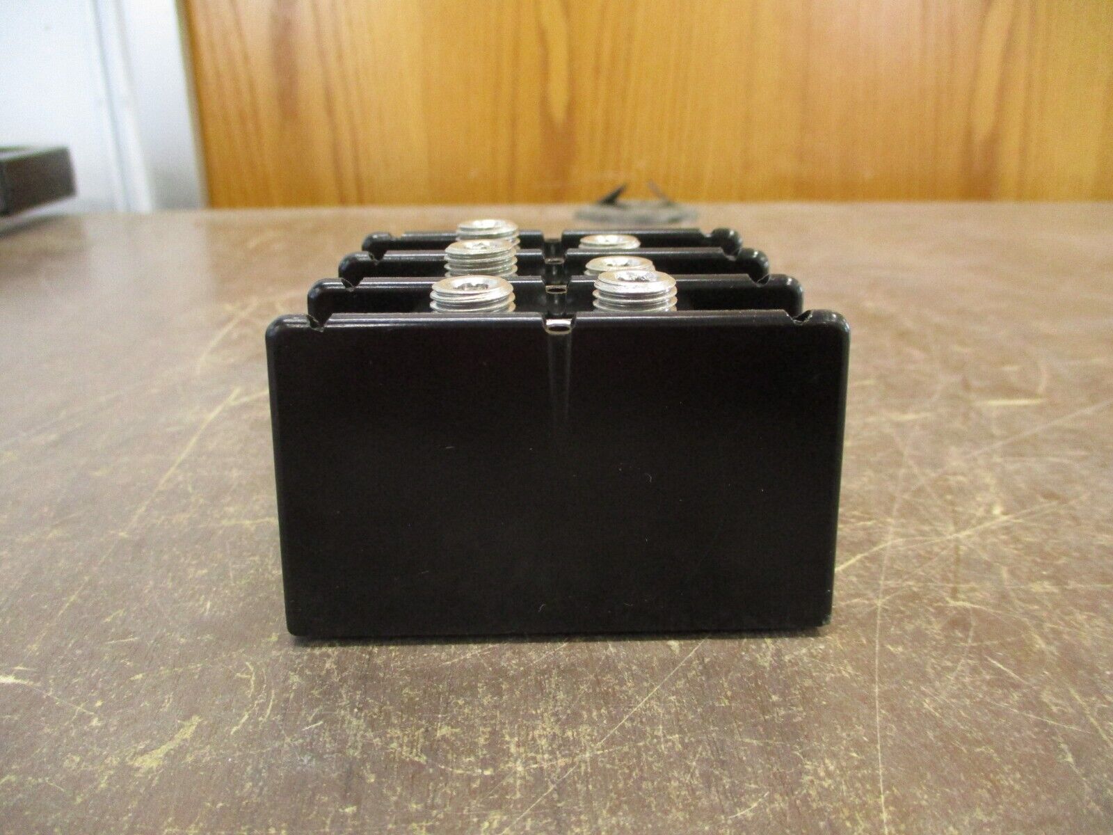 Buss Power Distribution Block 16204-3 175A 600V 3P Line (1): 2/0-8, 10-14 Used