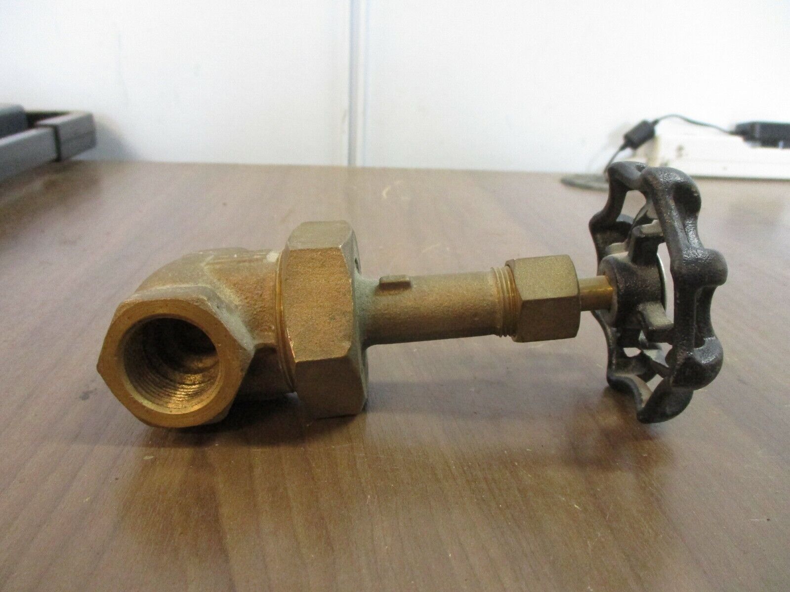 Hammond Gate Valve IB629 Size: 3/4" 150SWP 300WOG Used